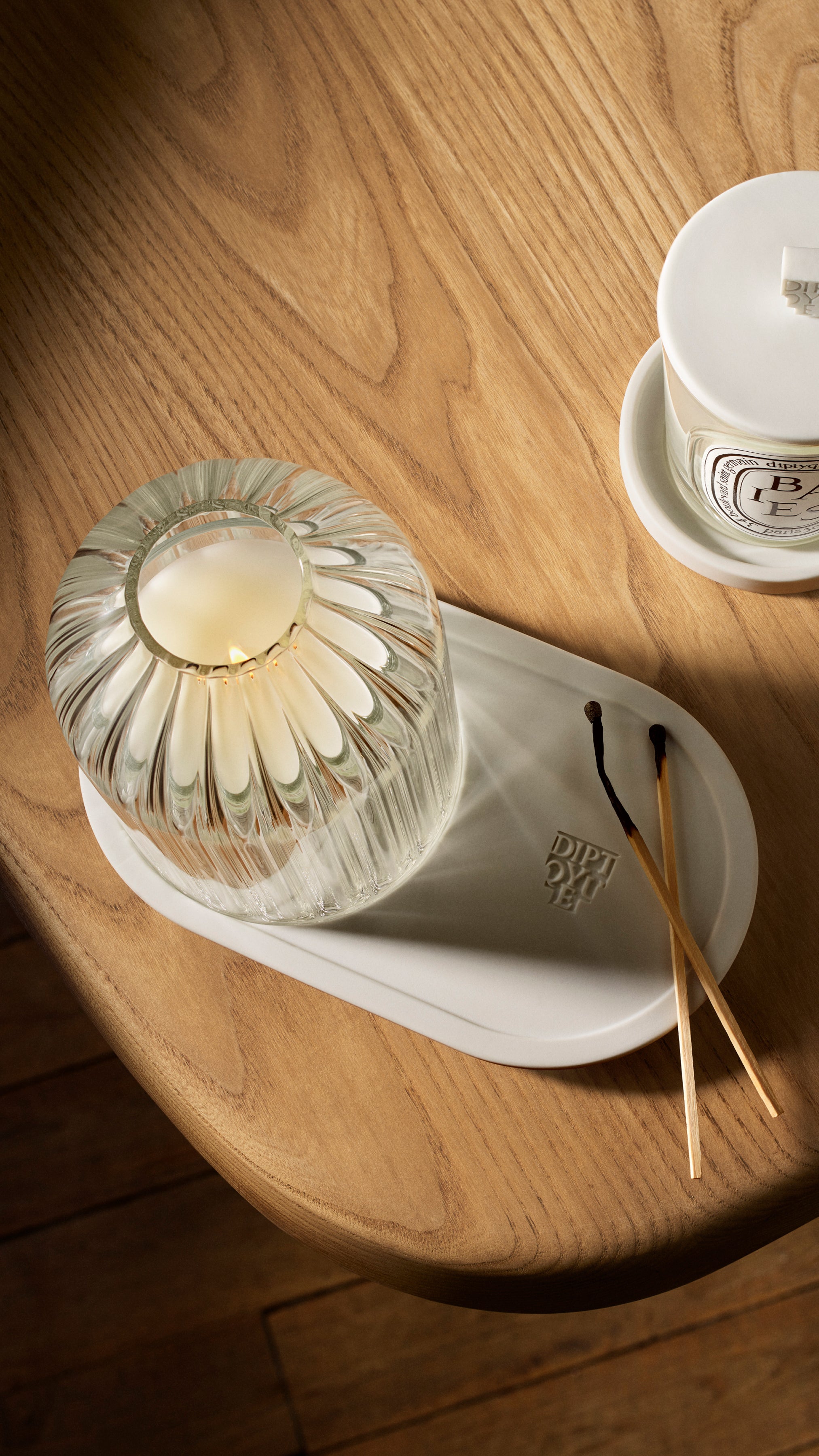 Diptyque お皿 Ribbed Candle Holder with Oval Tray - For classic candles – Diptyque