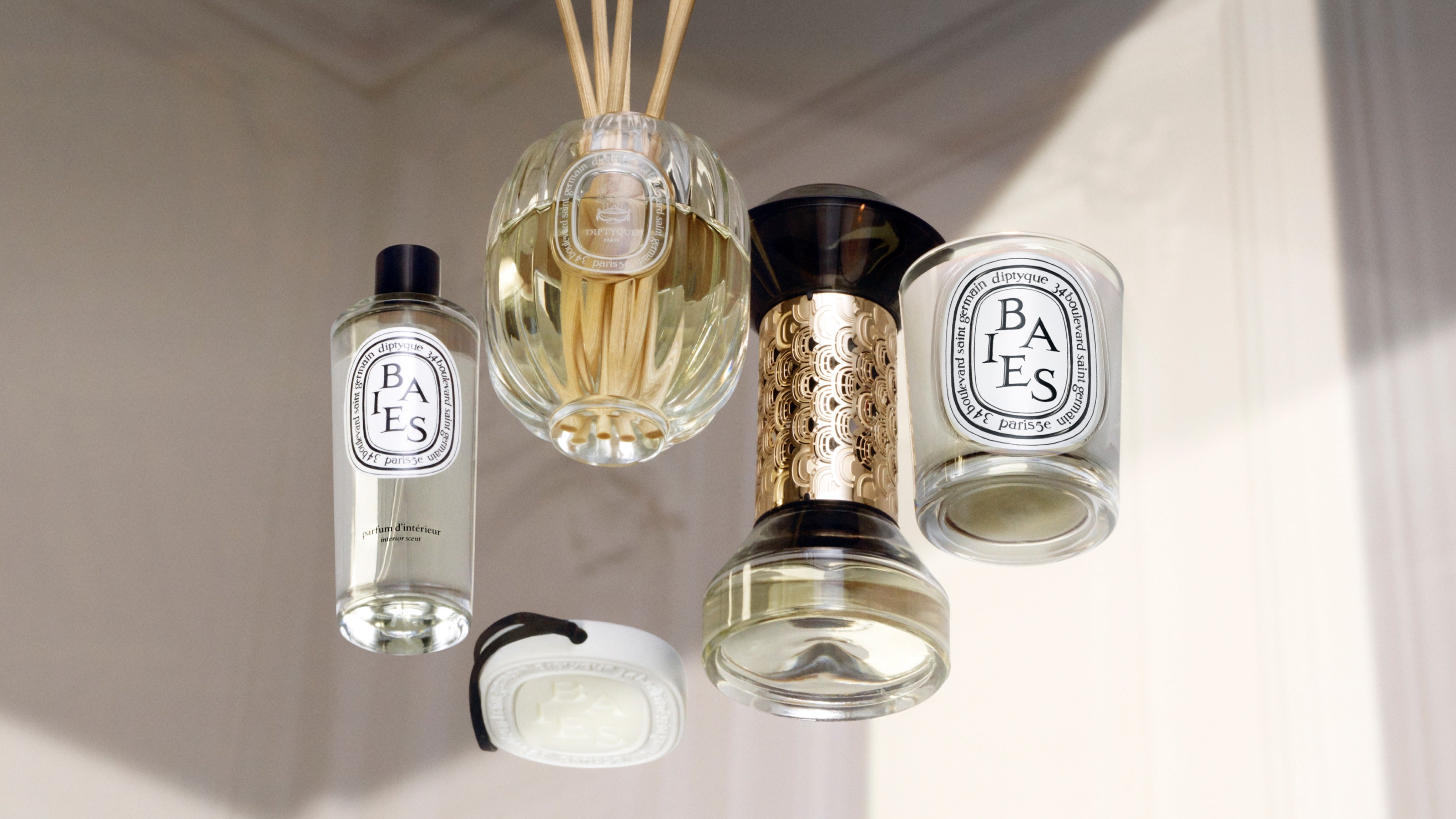Baies (Berries) - Hourglass Diffuser – Diptyque